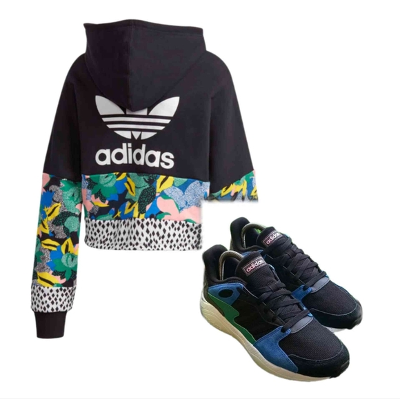 Adidas cropped hoodie with matching sneakers 👟 - Picture 7 of 12